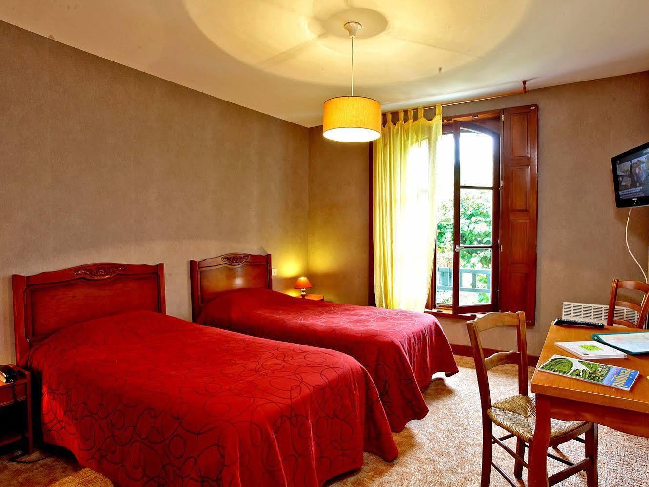 Logis Hostellerie Du Perigord Vert ブラントーム エクステリア 写真